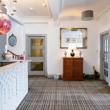 Oyo Lochinvar Hotel グラスゴー エクステリア 写真